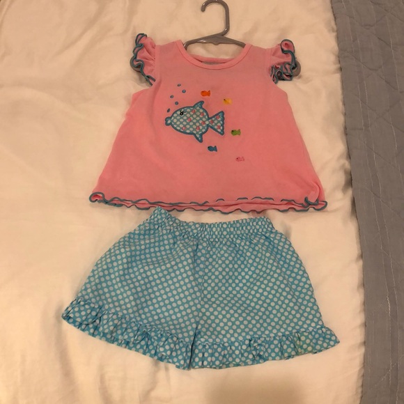 Castle and Crowns Cute Fish Short Set - Picture 1 of 8